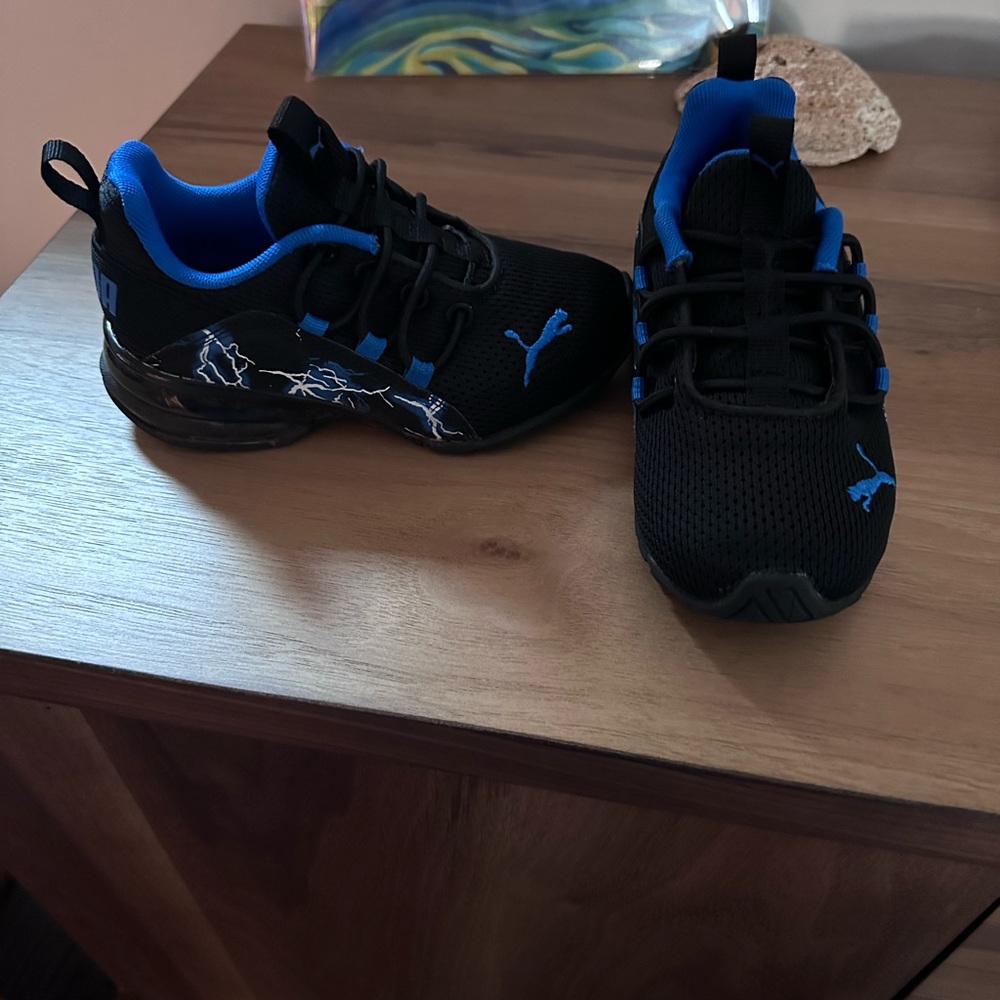 Puma boys size 11C Sneakers